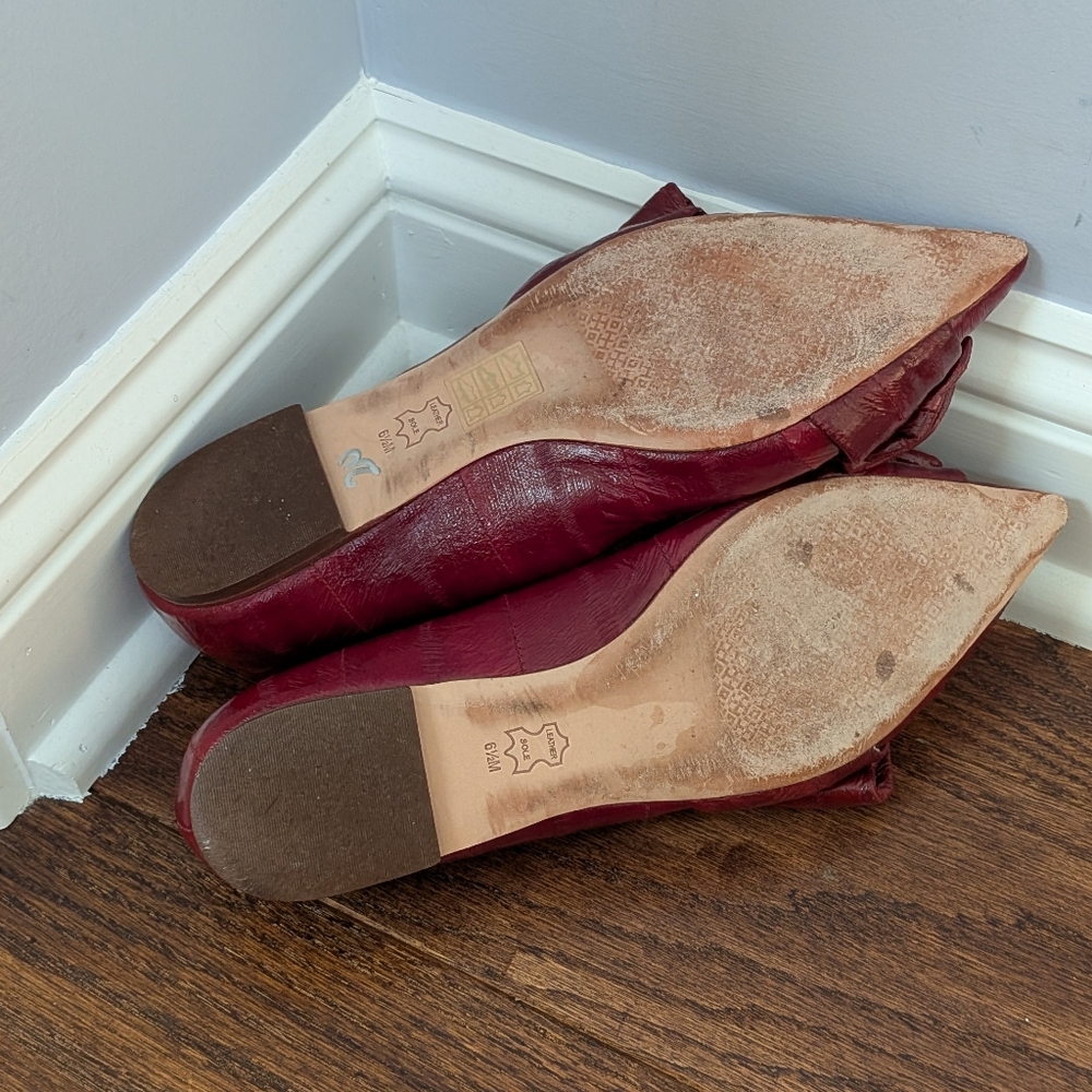 Tory Burch Women's Burgundy Red Knotteed Bow Pointed Toe Flats 6.5 - Picture 9 of 9